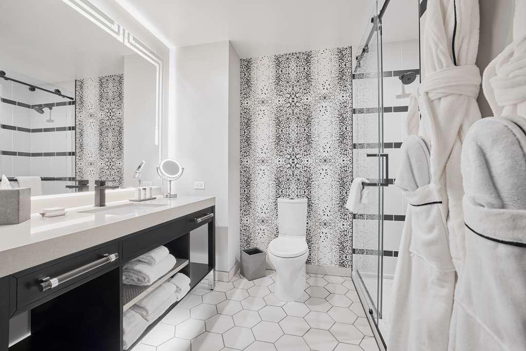 The Godfrey Detroit Curio Collection By Hilton Hotell Rum bild