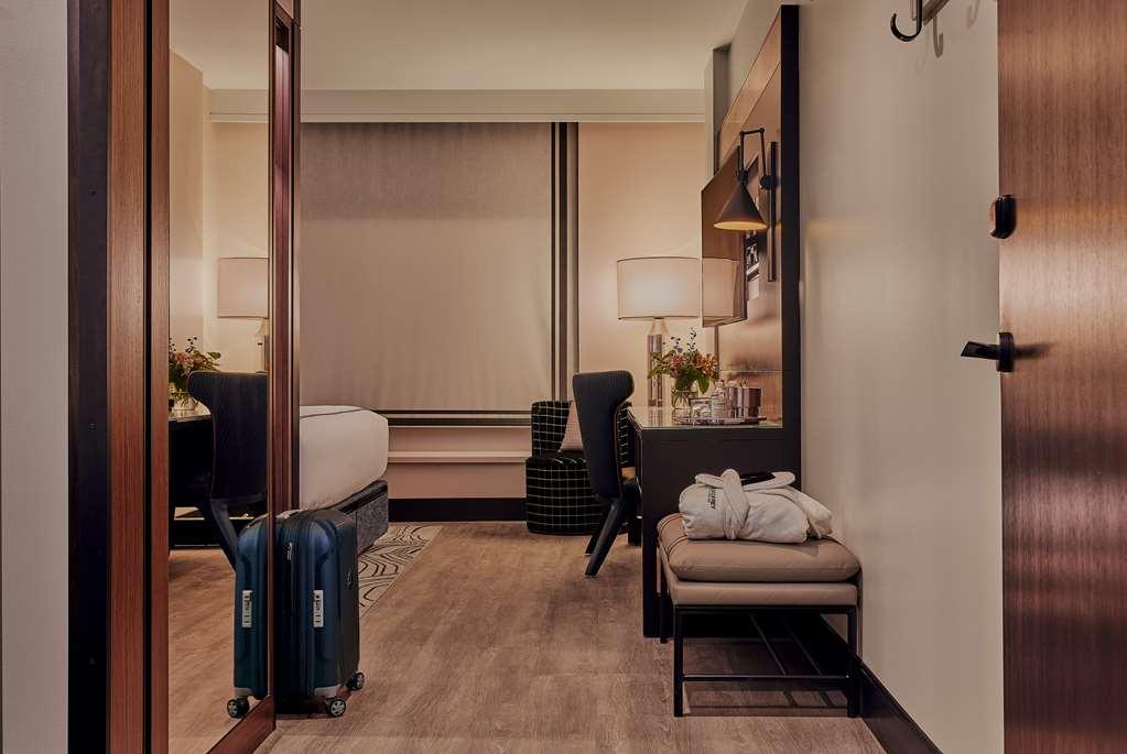 The Godfrey Detroit Curio Collection By Hilton Hotell Rum bild