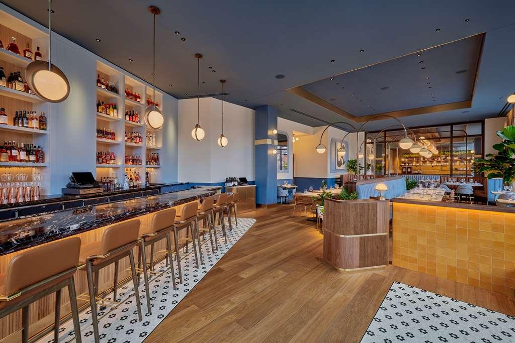 The Godfrey Detroit Curio Collection By Hilton Hotell Restaurang bild